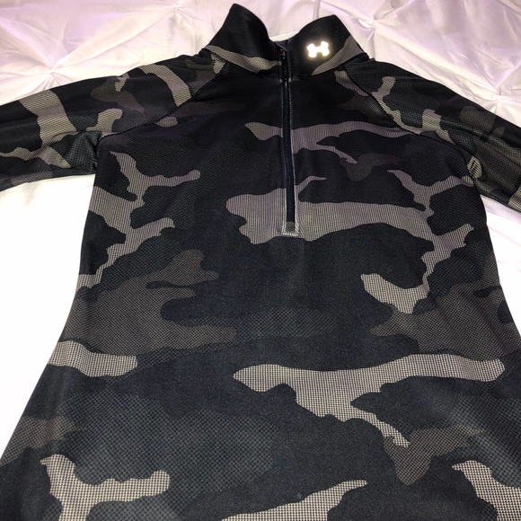 Under Armour 1/4 zip - Picture 5 of 6